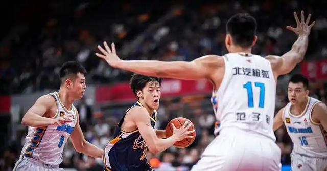 PG电子娱乐-CBA顶流对决遭冷遇？北京内线打爆广东！主场生死战能否逆天改命